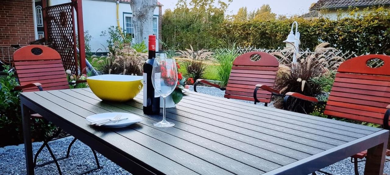 Thiedes Hus Apartment Хайлигенхафен Екстериор снимка